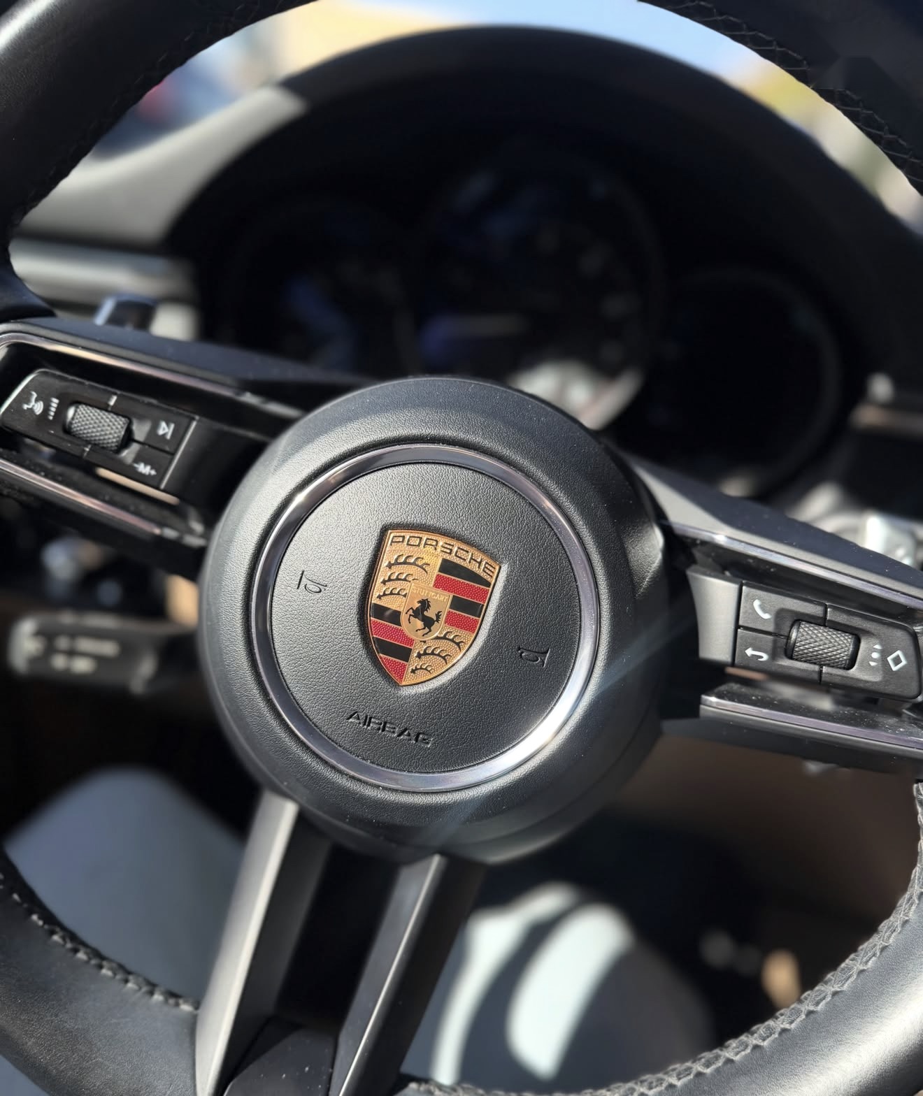Kierownica Porsche z herbem